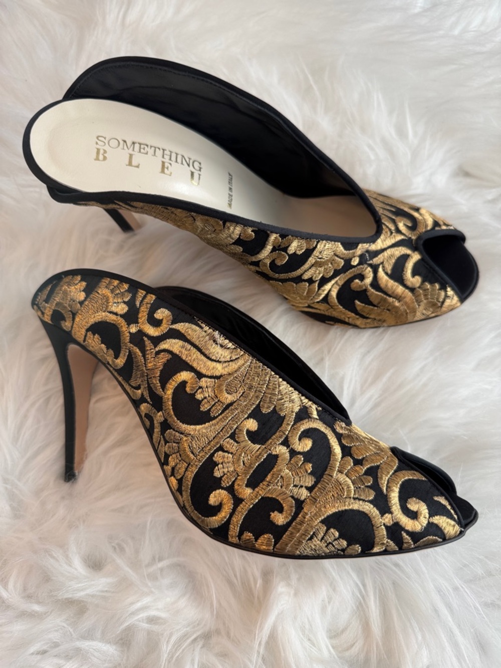 NWT Something Bleu Hadley Black Satin Scroll Gold Brocade Heels size 11